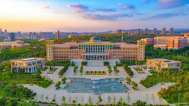 我国改名有成效的4所大学，看起来像TOP1，录取分数一路飙升