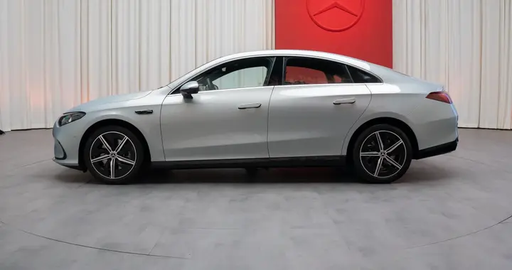 纯电续航866km+AMG套件，奔驰新款纯电车来了，这设计你打几分？