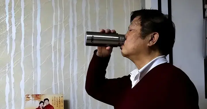 凌晨喝口凉水，59 岁大叔突发脑出血离世！这些致命习惯你可能也有