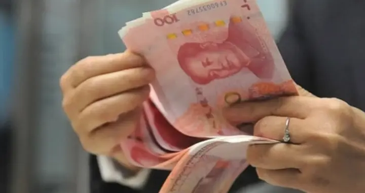 央行重拳整治拒收现金！两家公司被罚2万、3万，责任人连带追责