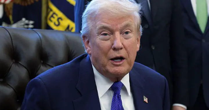 中国把“二选一”摆在特朗普面前，选对就是中美历史性一刻