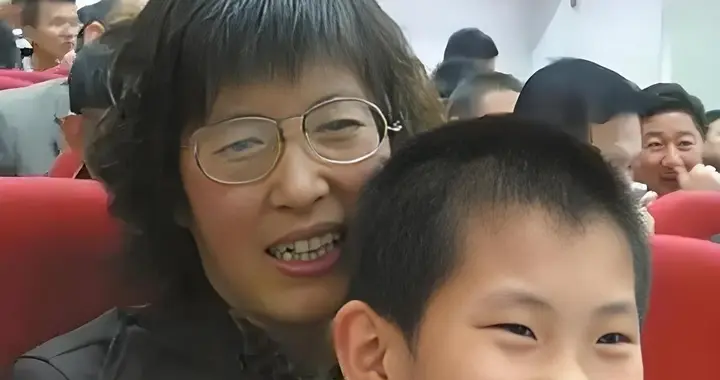 “国家的一大损失！”山东神童两天吃透小学，10岁高考566分