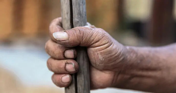 穷人的悲哀：活着，却从来没有真正为自己活过！