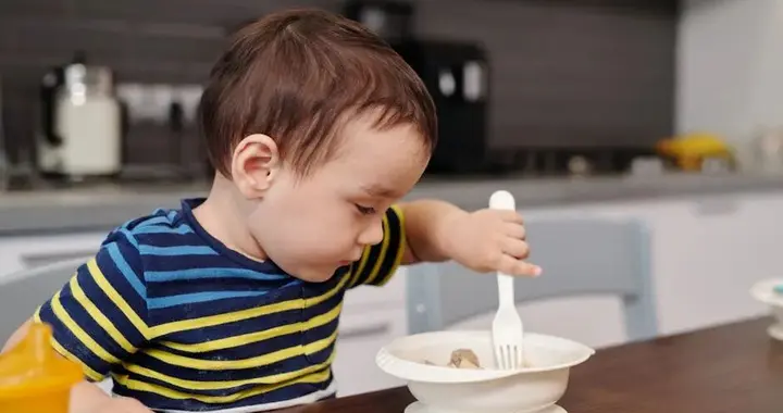 警惕宝宝摄入较多的隐形盐！