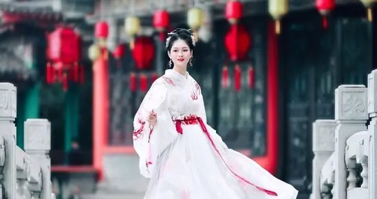 黄月英与诸葛亮的婚姻故事：才德相配的千古佳话