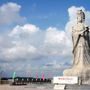 <br />受新能源汽车冲刺也有影响，毕竟现在很多换车首选新能源的车型...