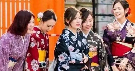 日本女性“集体出海”，掀起国际卖春潮！以婚化债模式缓冲失效？