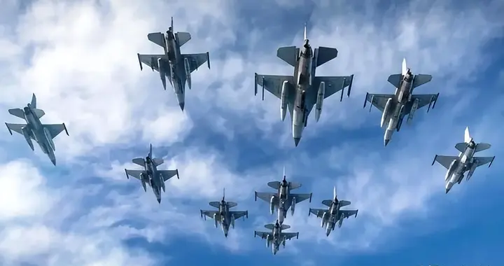 美军想不通：多架F16悄摸起飞，连韩国都没说，解放军咋会知道