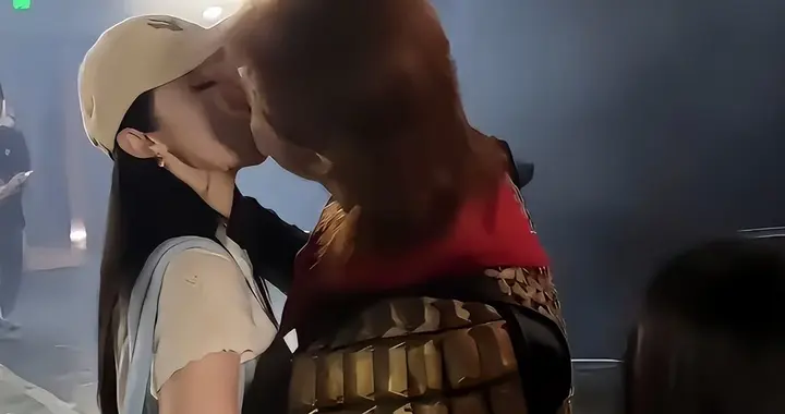 里子面子都丢了？董璇张维伊被曝当女儿面亲热 小酒窝的态度太意外