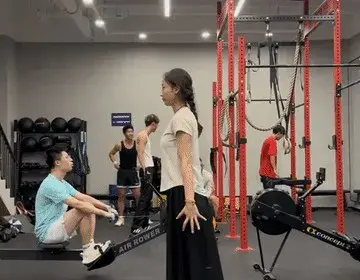 24岁运动达人断更5天，生前最后一条视频有玄机，女友很漂亮