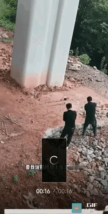 用中华利剑：胆大包天挖墙角 警察来了跑不