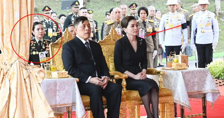 苏提达王后新年首秀，穿深V大秀事业线，三位小主穿官服戴满勋章