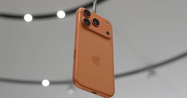 相差3500元，iPhone17ProMax和华为Pura90ProM...