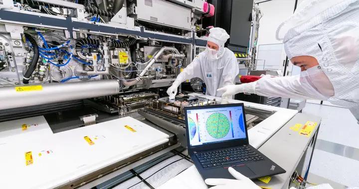 中国研究员：ASML曾要求中国光刻机接入外网，远程帮中国解决问题