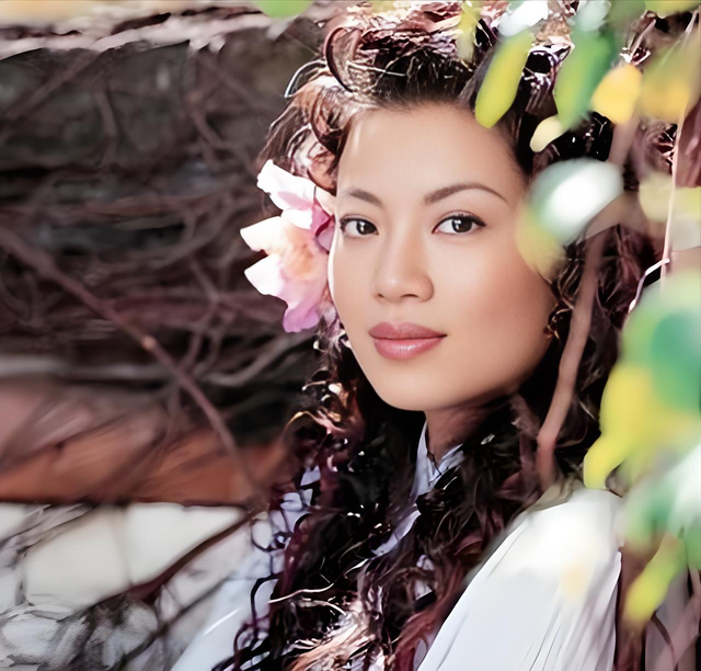 昔日春晚女神张也，如今朴素现身音乐学院，网友：岁月不饶人！