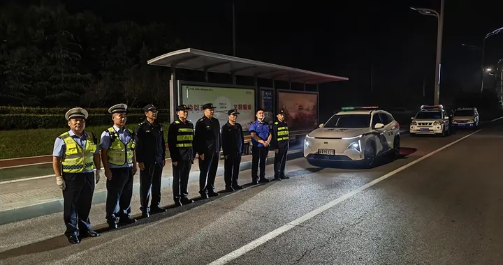 菏泽交警支队直属一大队开展渣土车交通违法专项整治行动