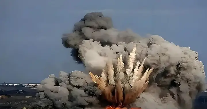 美国这出惊天骗局，把所有人都骗了！美军声东击西，伊朗曝出内幕