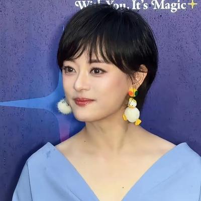优优时尚穿搭：孙俪惊艳亮相上海迪士尼十周