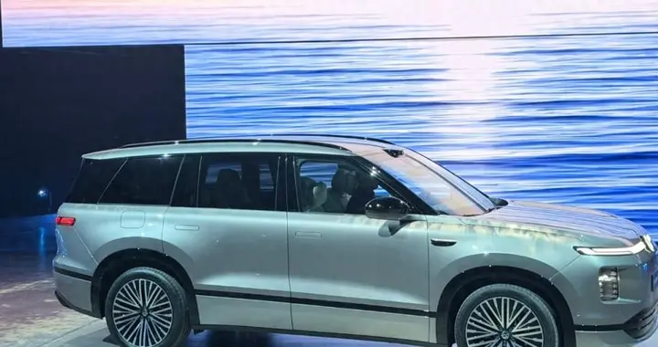 德系车终于低头了，增程被大众当宝供着，这车到底图啥？