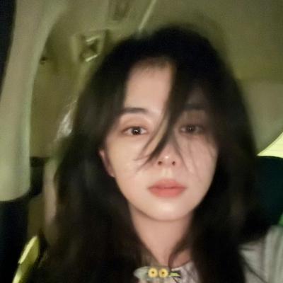 涅槃重生见墨鸦：谭松韵朦胧自拍状态好，连