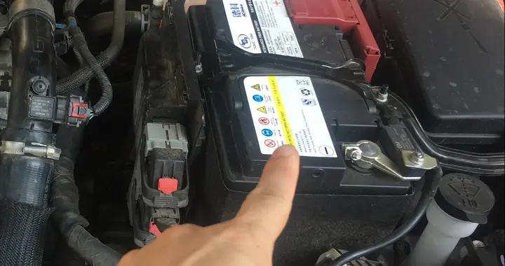 汽车长时间不开如何避免电瓶亏电？教你2个方法，让电瓶多用几年