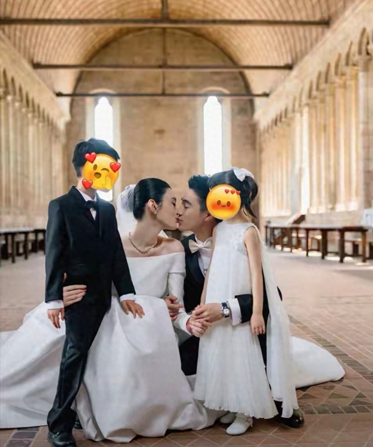 领证七年补办婚礼，儿女双全，奚梦瑶活成最清醒豪门阔太