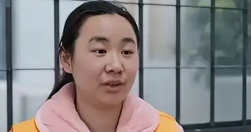 死有余辜！29岁女魔头明珍珍临刑前的笑，只是缅北电诈的冰山一角