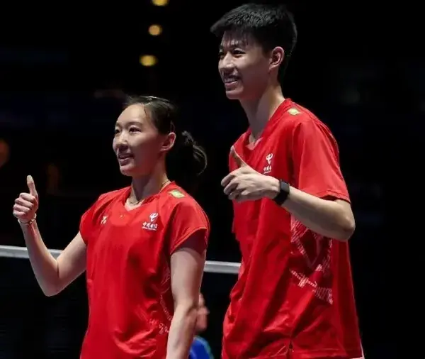 2-0！5冠尘埃落定：世界第1输球，国羽4项夺金，制造单局21-3惨案