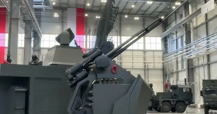 俄罗斯无人机成心病，波兰打造“防御之盾”，备战蜂群攻击