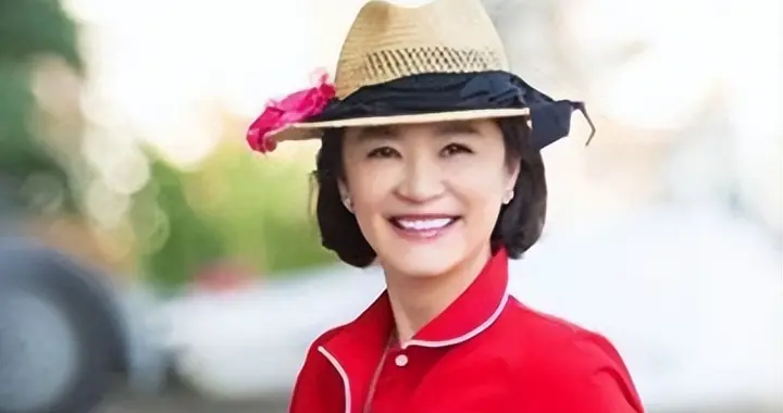 72岁林青霞吐心声，错失秦汉并非最痛，豪门婚姻打醒无数已婚女