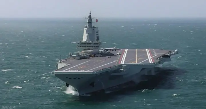 美媒忧心，福建舰仅一年实现“完全作战力”，福特号却至今未完成