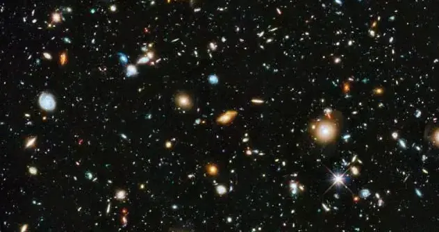 宇宙为什么是黑色的？背后竟藏这么多奥秘！