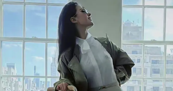 第一次发现刘亦菲身材这么绝：白衬衣搭配包臀裙，婀娜多姿太美了