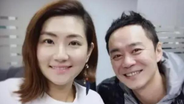 炎左aa：2010年，任家萱拍戏时意外烧