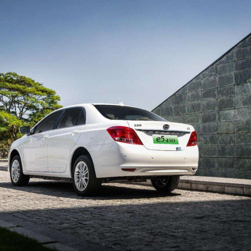 今天， 的 正式上市，这款车对标的是比亚迪秦L EV，轴距和秦L EV...