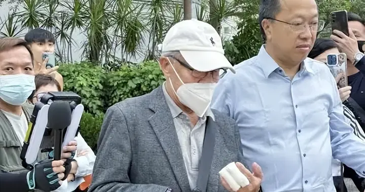 因肝癌病逝享年77岁恋上小自己30岁女子豪赠十多万定情信物