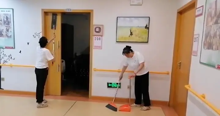 志愿服务暖夕阳 关爱老人护健康