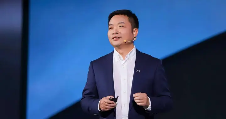 湖北狠人：公司300亿卖马云，再创业开4亿年薪挖人，直逼马斯克