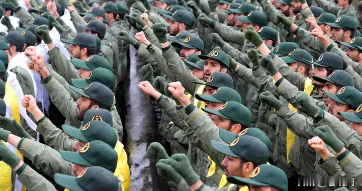 高层联名“逼宫”，穆杰塔巴收密信：再不回头伊朗将面临灭顶之灾