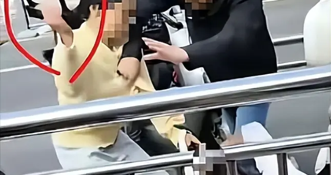 打人宝妈社会性死亡，曝婚姻破裂，家人冷漠，本人摆烂害了孩子