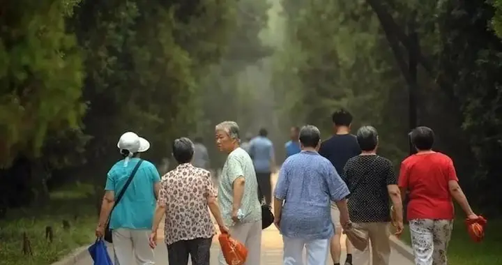 不容乐观！全国总人口即将跌破14亿红线，人口大省河南也扛不住了