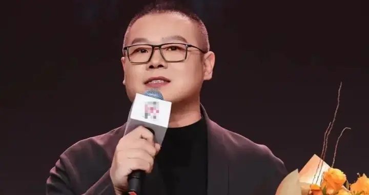 北京这一夜，官宣新身份的岳云鹏，彻底颠覆了大众对他的固有认知