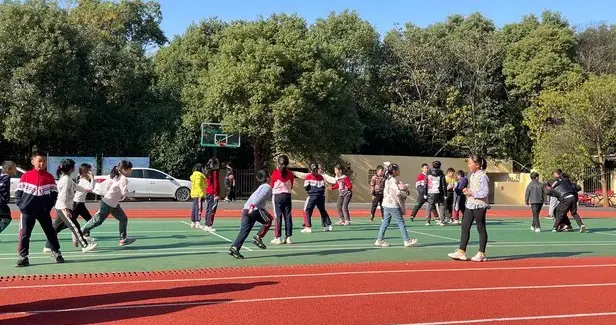 太原学生在校脸骨折 学校未第一时通知家长 开老师易 抚平心伤难