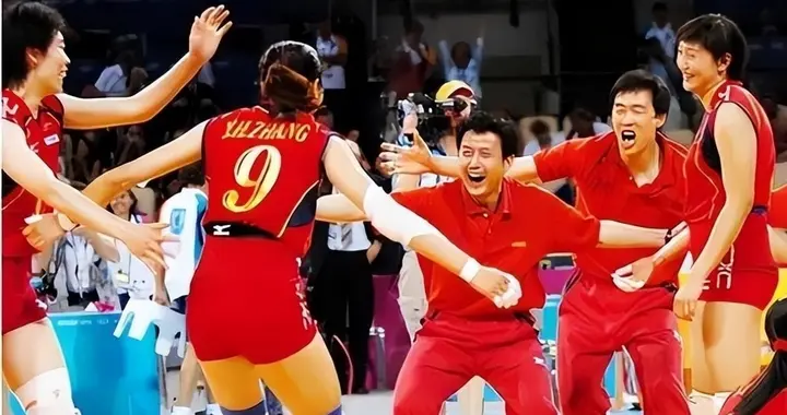 看到老陈如今买菜做饭的样子，我这老排球迷