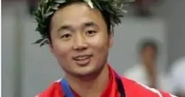 陈戌源落马了！如今奥运冠军张军也落马了，金牌也不是护身符！