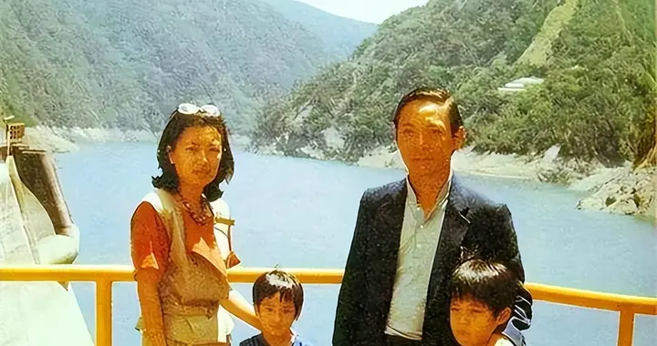 1996年蒋孝勇病重，向大儿子蒋友柏坦言：你奶奶是一个苦命的女人