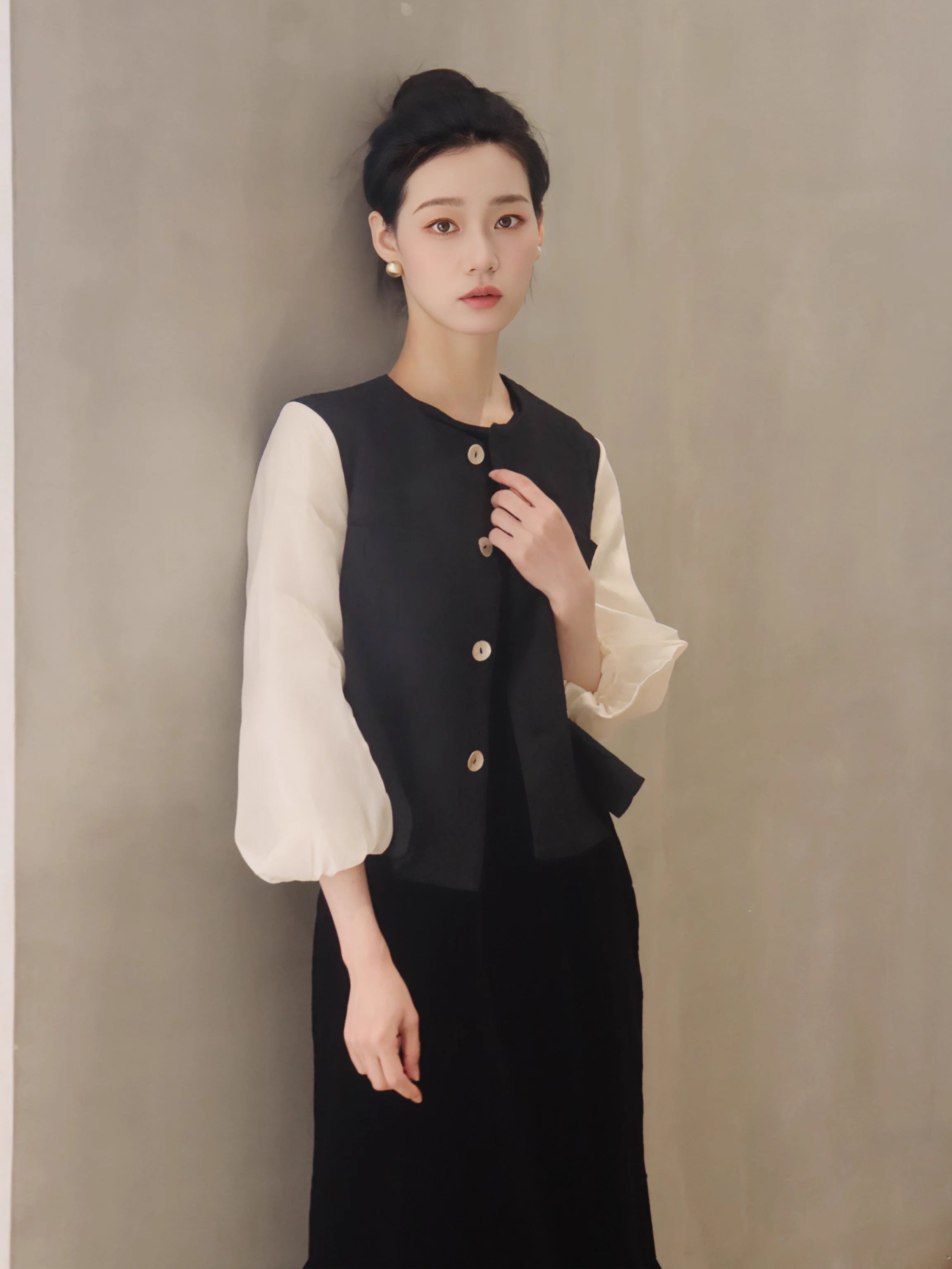 茶愫黑色连衣裙女无袖圆领