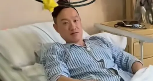 杨威得急性阑尾炎住院做手术，着急出院致伤口感染被再次拉回医院