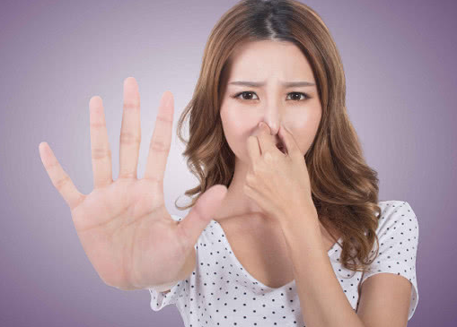 屁多是肝脏病变了？肝脏病变，身体会出现1臭1痒2红，别忽视