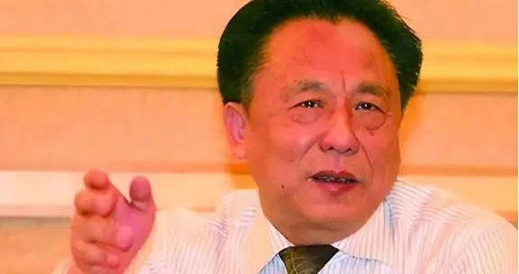 包养多名个情妇，生下11个私生子，75岁还在潜逃要生娃！他是谁？